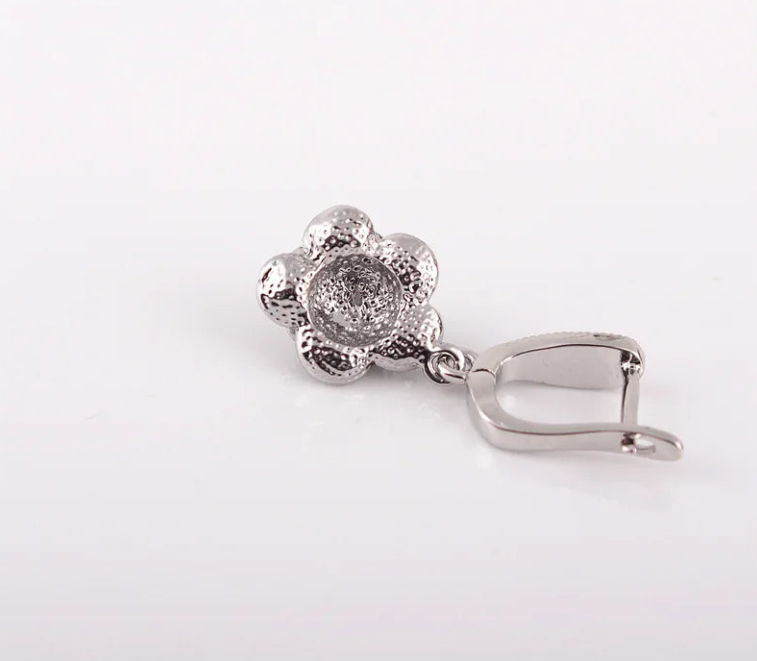 Boucle d'oreille fleur vintage