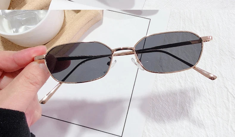 Lunettes de soleil vintage retro