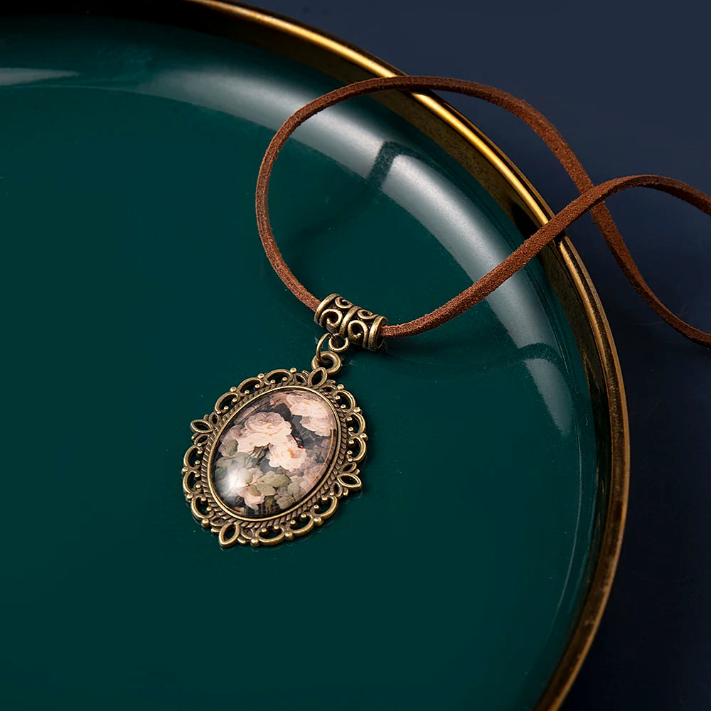 Collier vintage avec pendentif floral