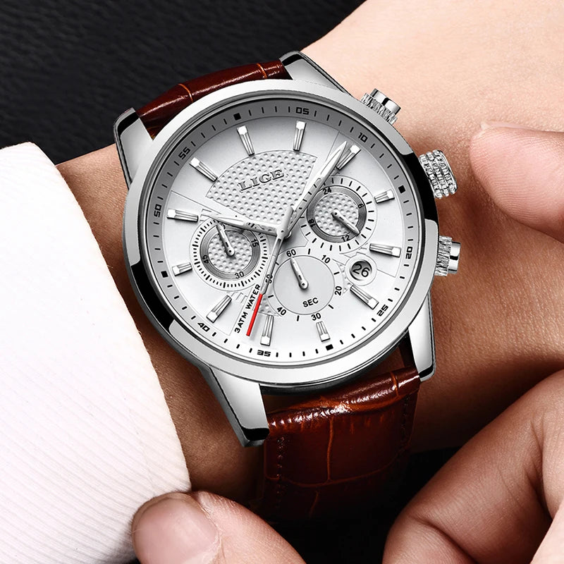 Montre en cuir marron vintage