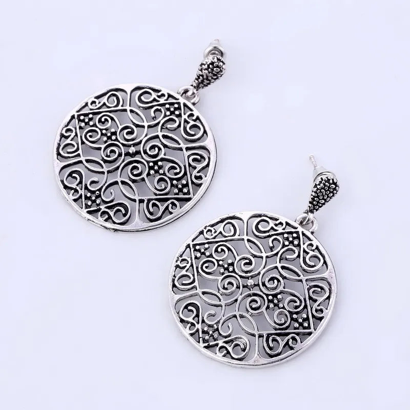 Boucle d'oreille ronde vintage
