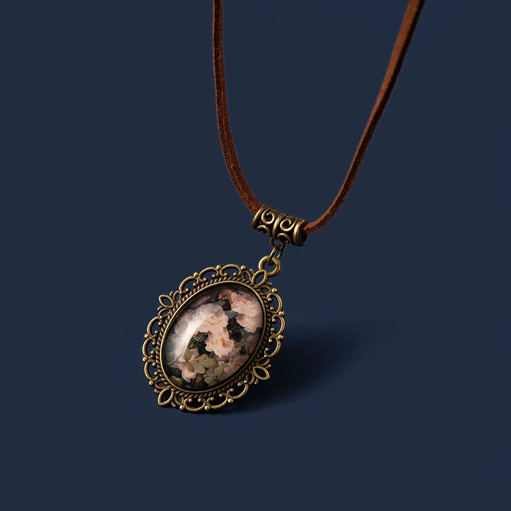 Collier vintage avec pendentif floral