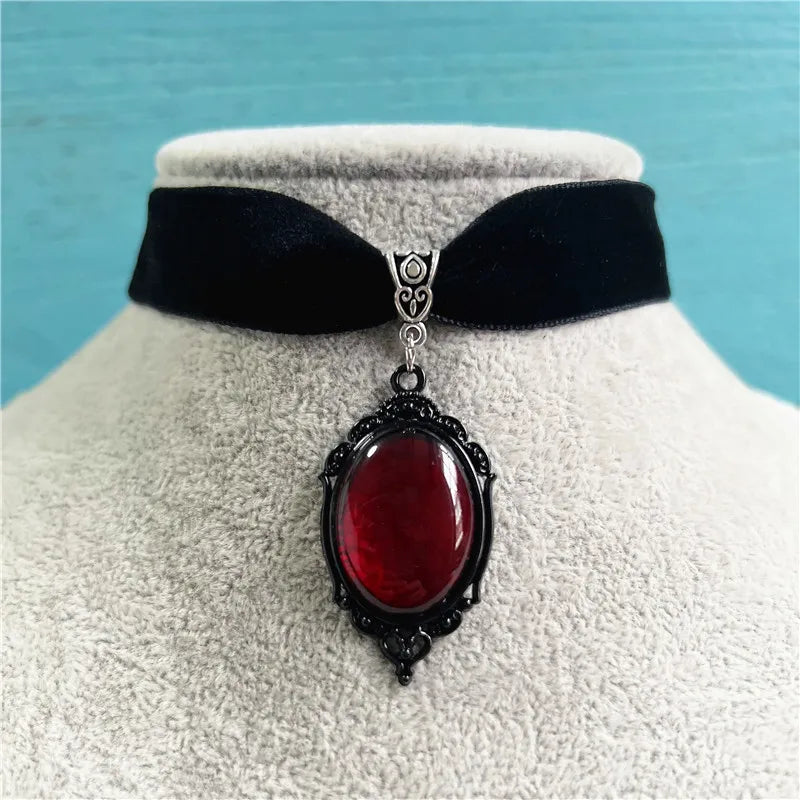 Collier vintage en quartz rouge