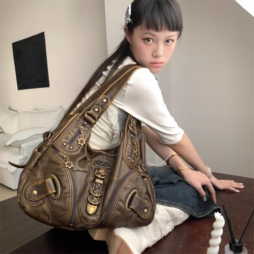 Sac à main vintage détails métalliques