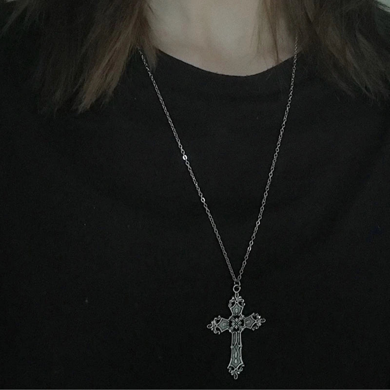 Collier croix vintage